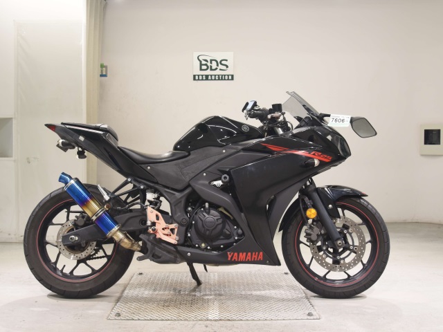 Yamaha YZF-R25 2015