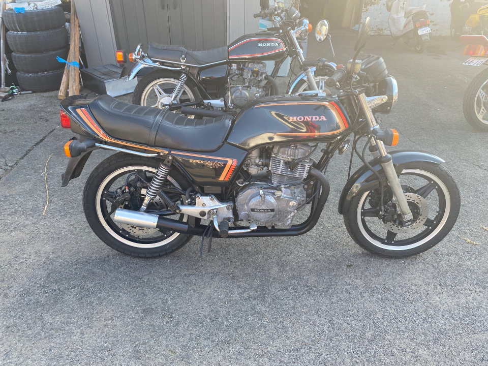 Honda CB250 SUPERHAWK 1980