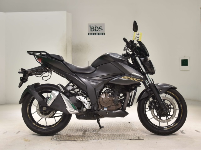 Suzuki GIXXER250