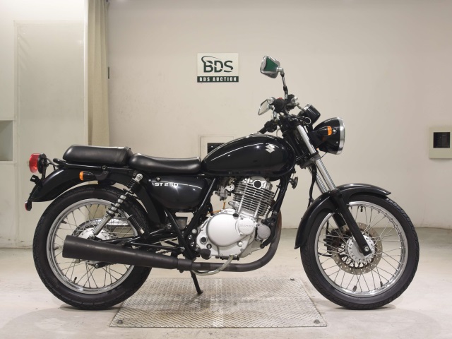 Suzuki ST250