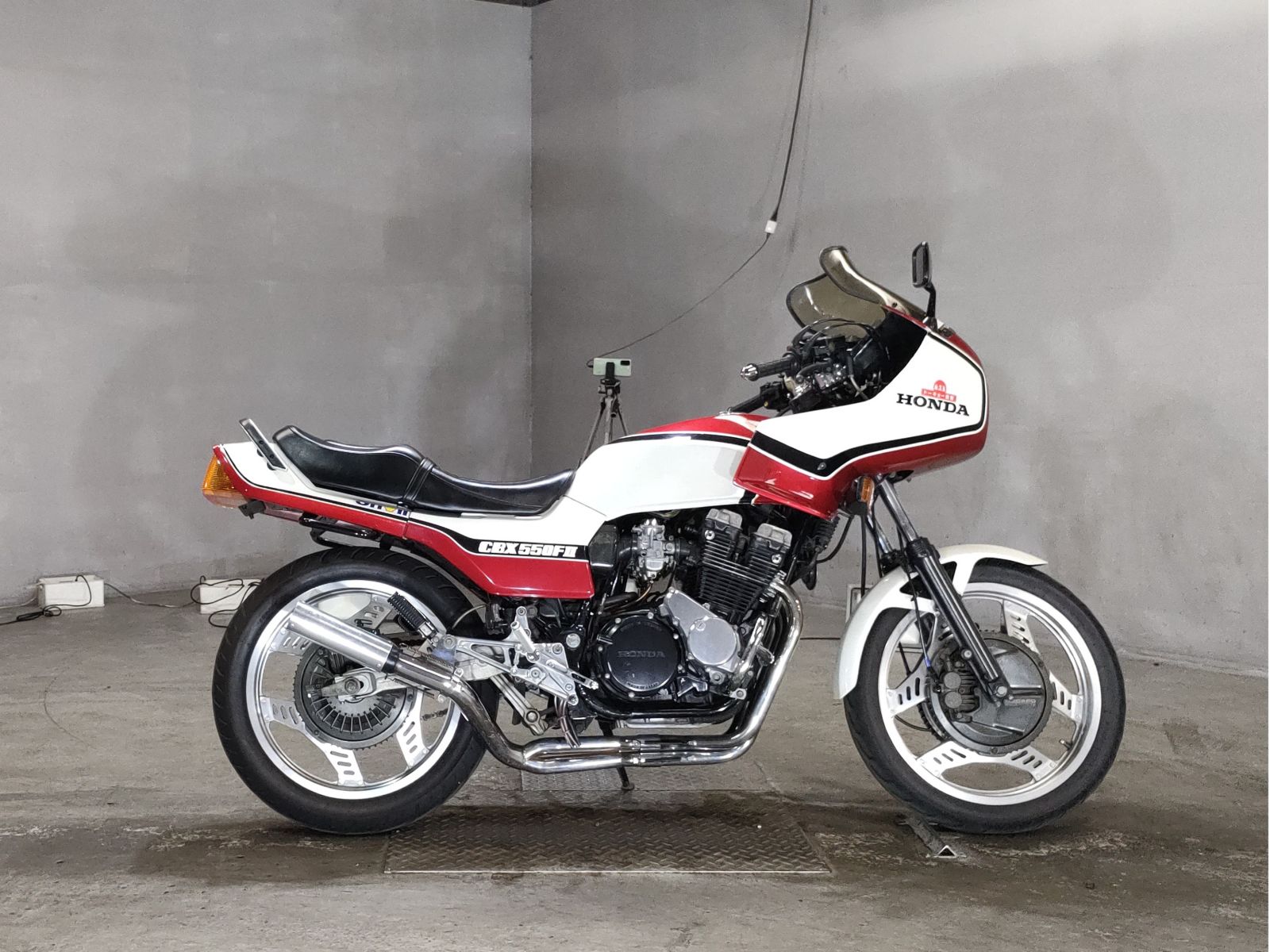 Honda CBX550F INTEGRA 2018