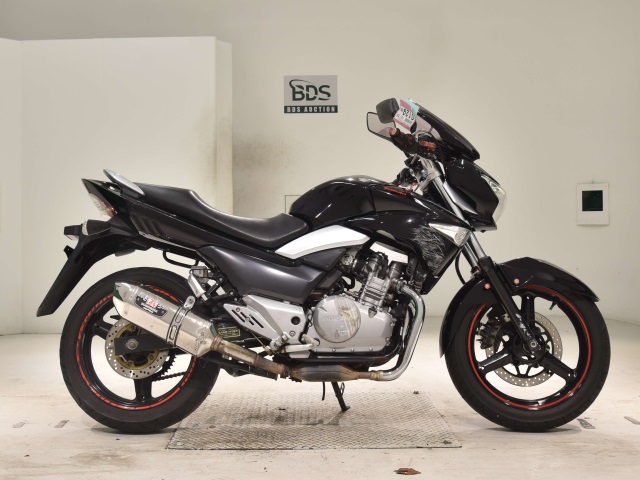 Suzuki GSR250