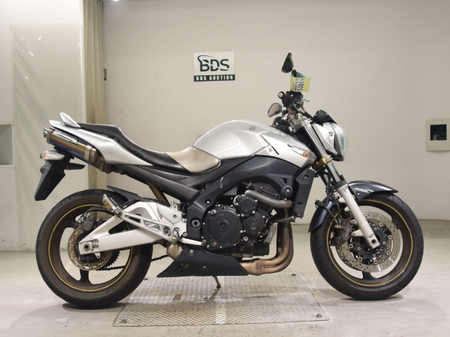 Suzuki GSR400A 2010