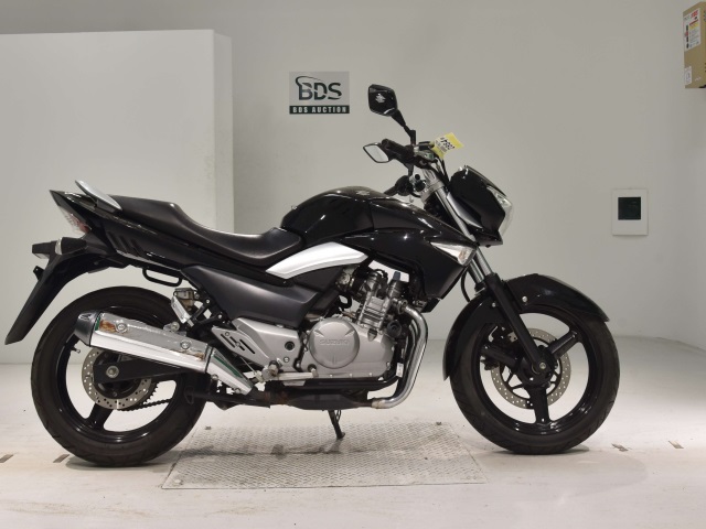 Suzuki GSR250