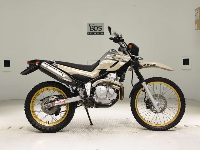 Yamaha SEROW XT250 2016