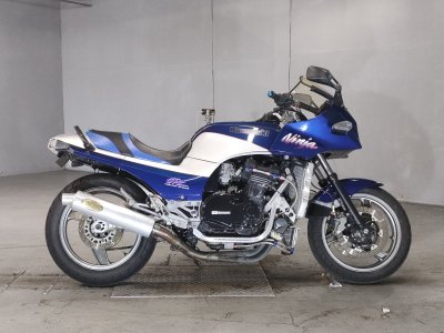 Kawasaki GPZ900R 1995
