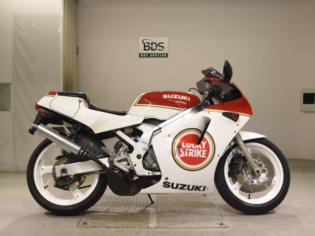 Suzuki RGV250