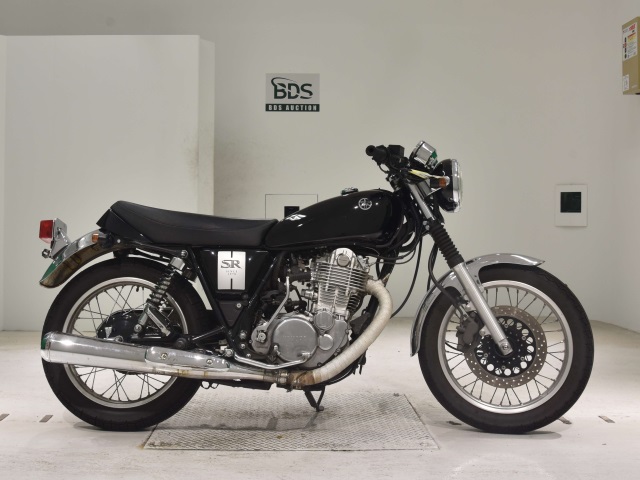 Yamaha SR400 2020