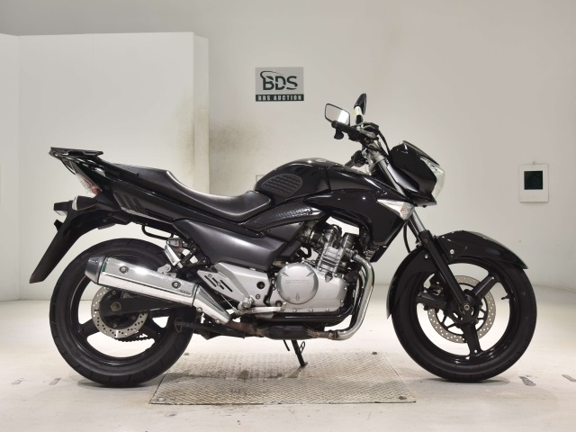 Suzuki GSR250