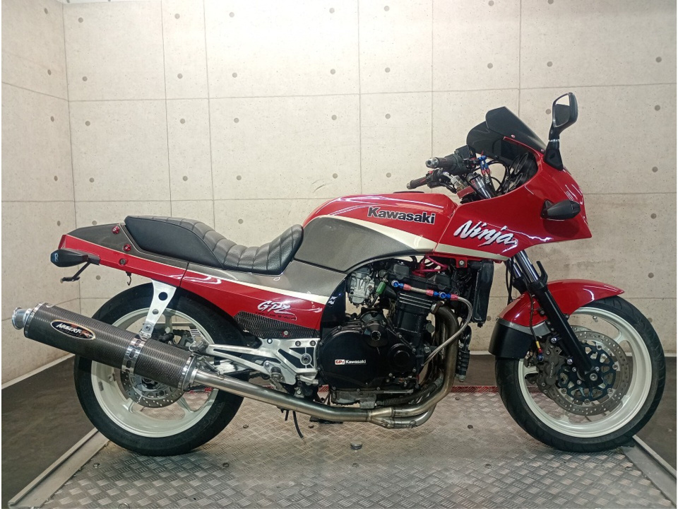 Kawasaki GPZ900R 2000