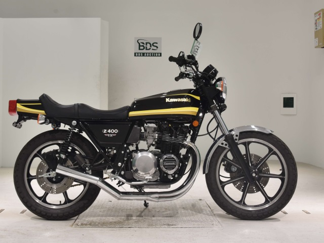 Kawasaki Z400J 2024