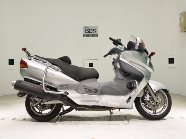 Suzuki SKYWAVE 650K 2005