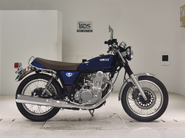 Yamaha SR400 2024