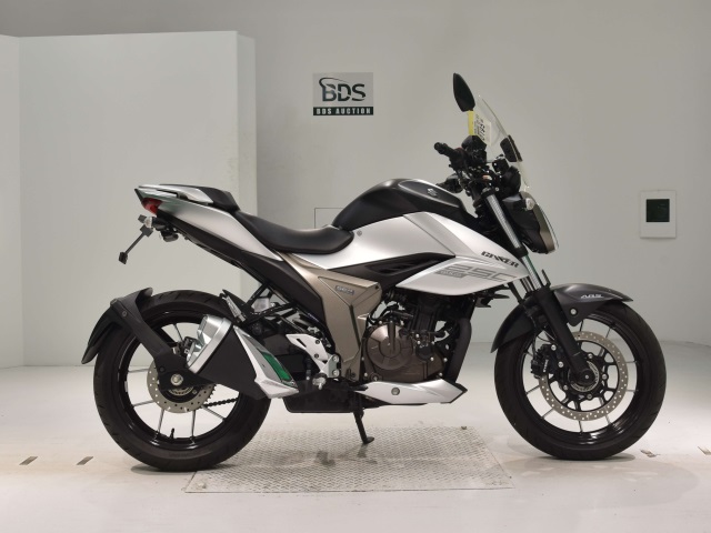 Suzuki GIXXER250