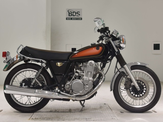Yamaha SR400 2022
