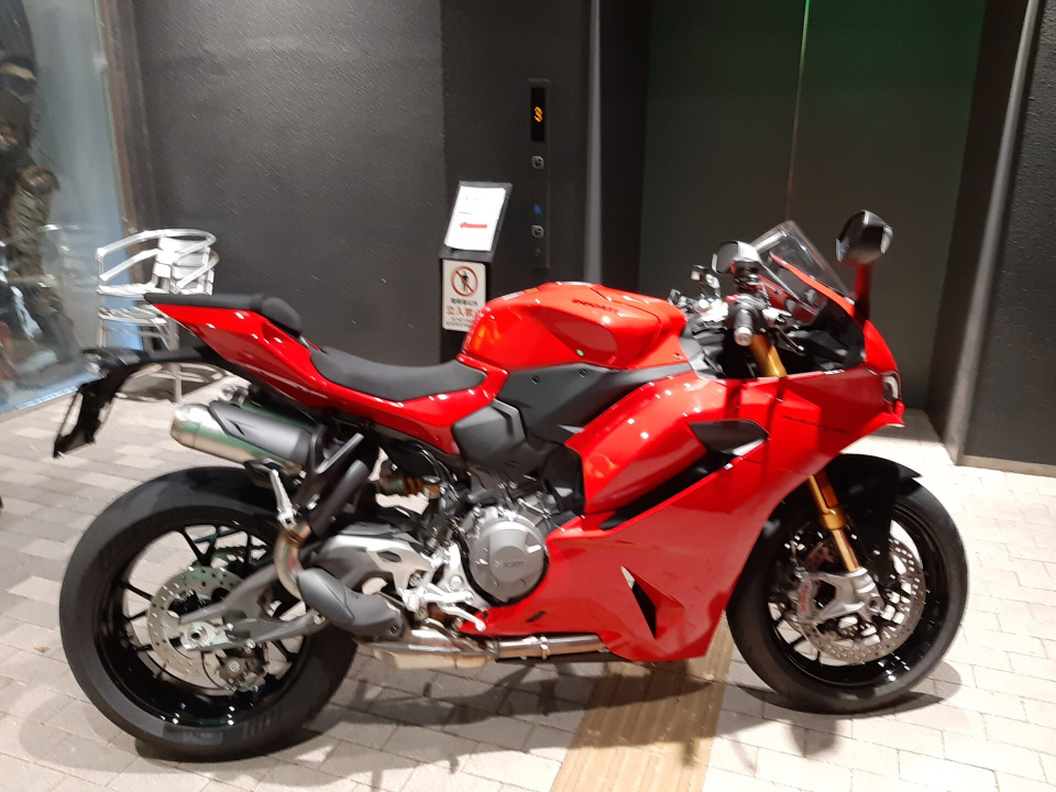 Ducati Panigale V2S 2025