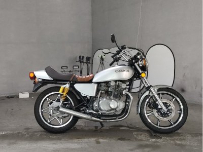 Suzuki GS425