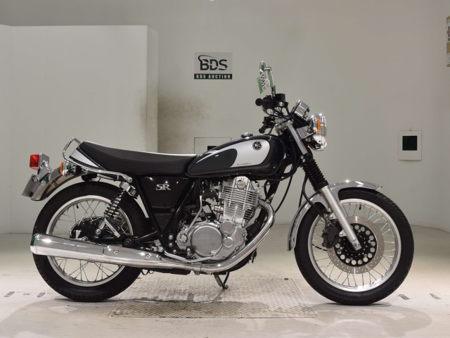 Yamaha SR400 2021