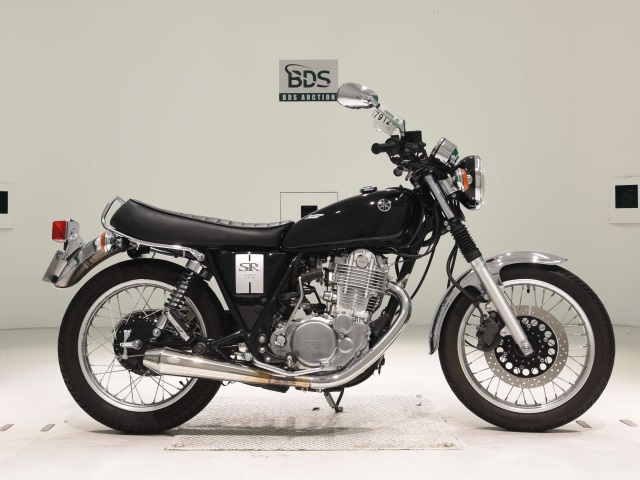 Yamaha SR400 2020