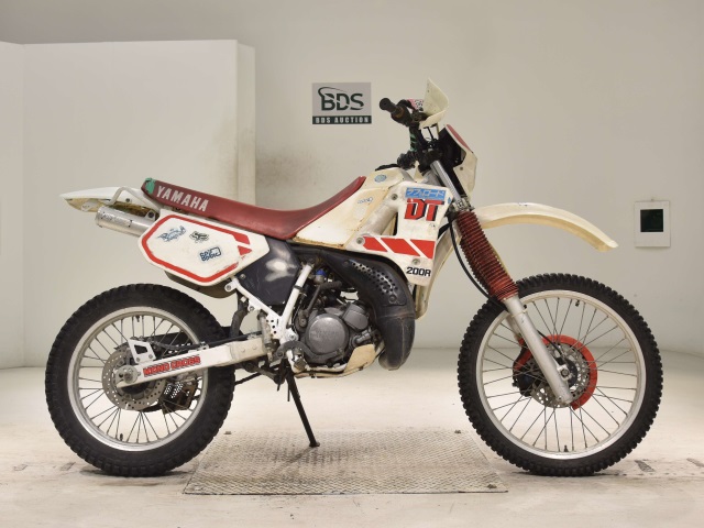 Yamaha DT200R