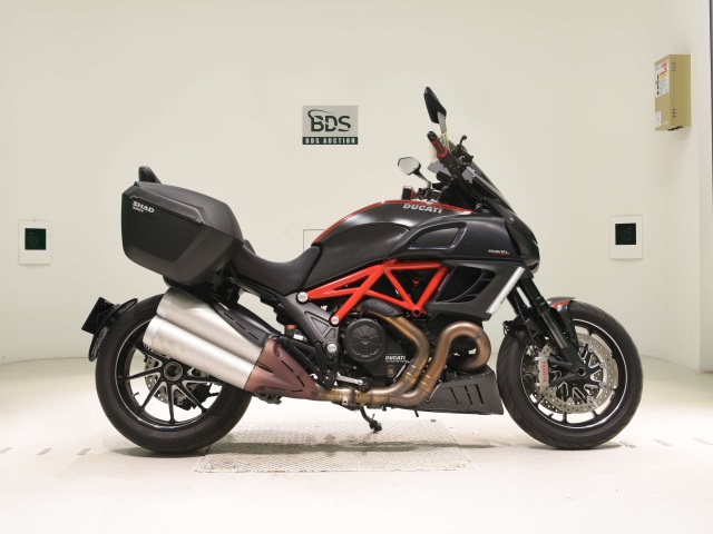 Ducati DIAVEL CARBON 2011