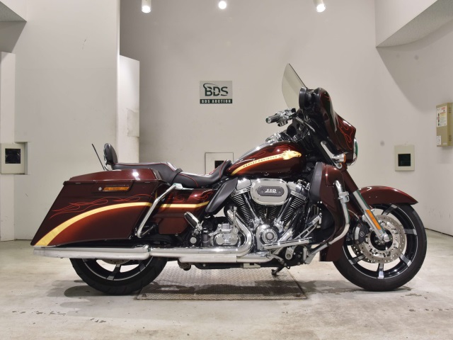 HD STREET GLIDE FLHXSE1800 2010