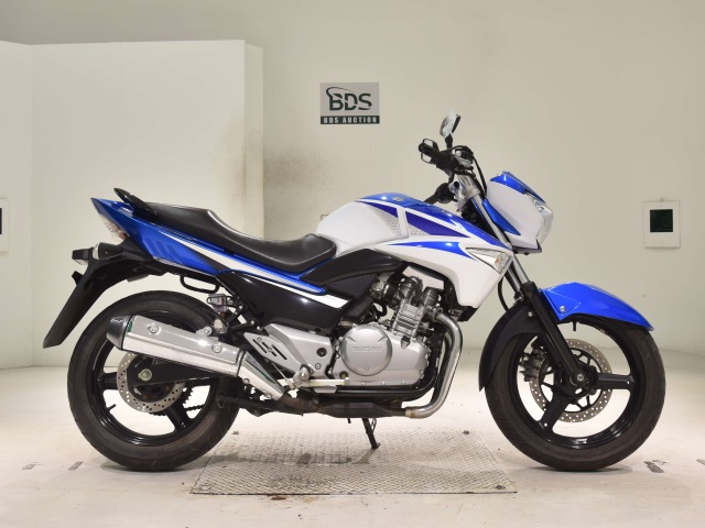 Suzuki GSR250
