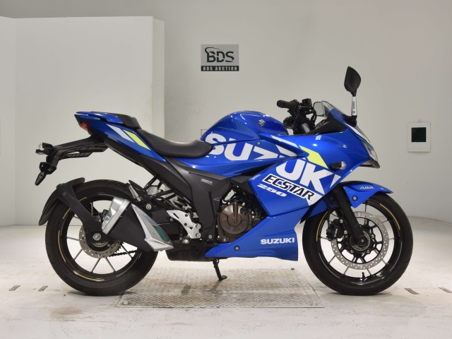 Suzuki GIXXER250SF