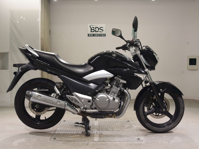 Suzuki GSR250