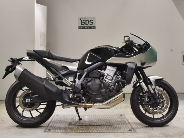 Honda HAWK11 2022
