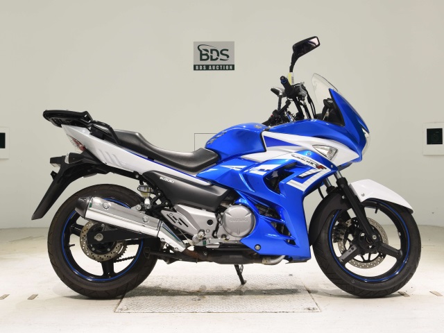 Suzuki GSR250F