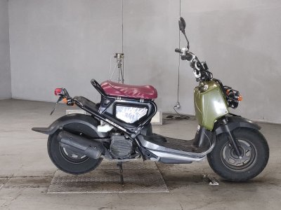 Honda ZOOMER 2011