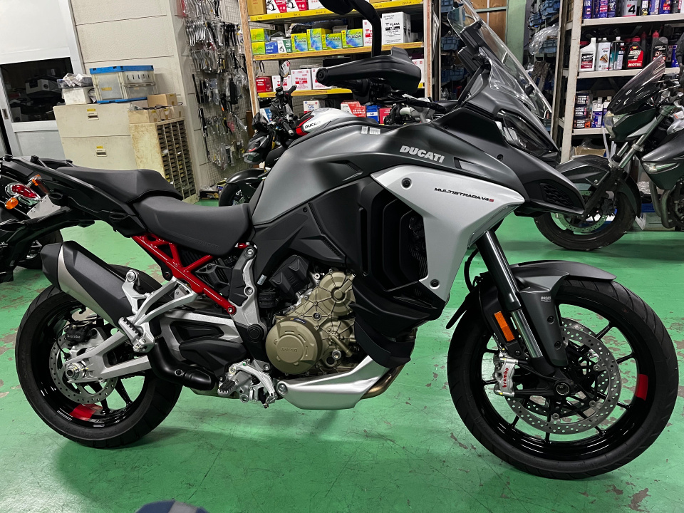 Ducati MULTISTRADA V4 2025