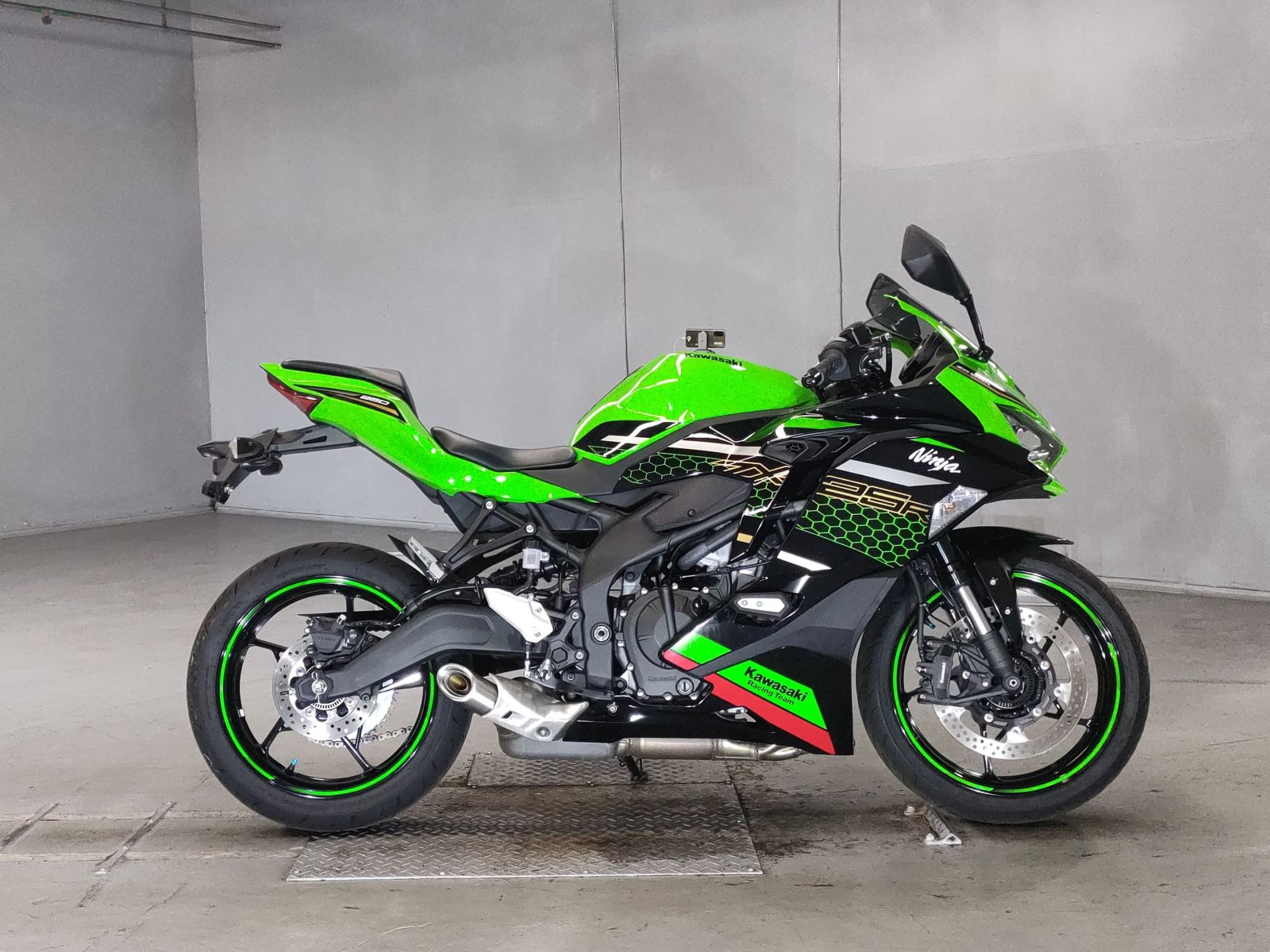 Kawasaki NINJA ZX-25R KRT 2021