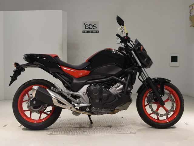 Honda NC750S 2016
