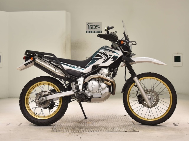 Yamaha SEROW XT250 2016