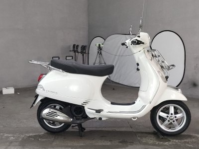 Vespa LX150IE
