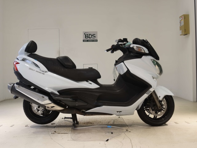 Suzuki SKYWAVE 650