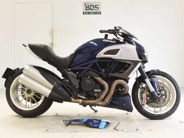 Ducati DIAVEL 2013