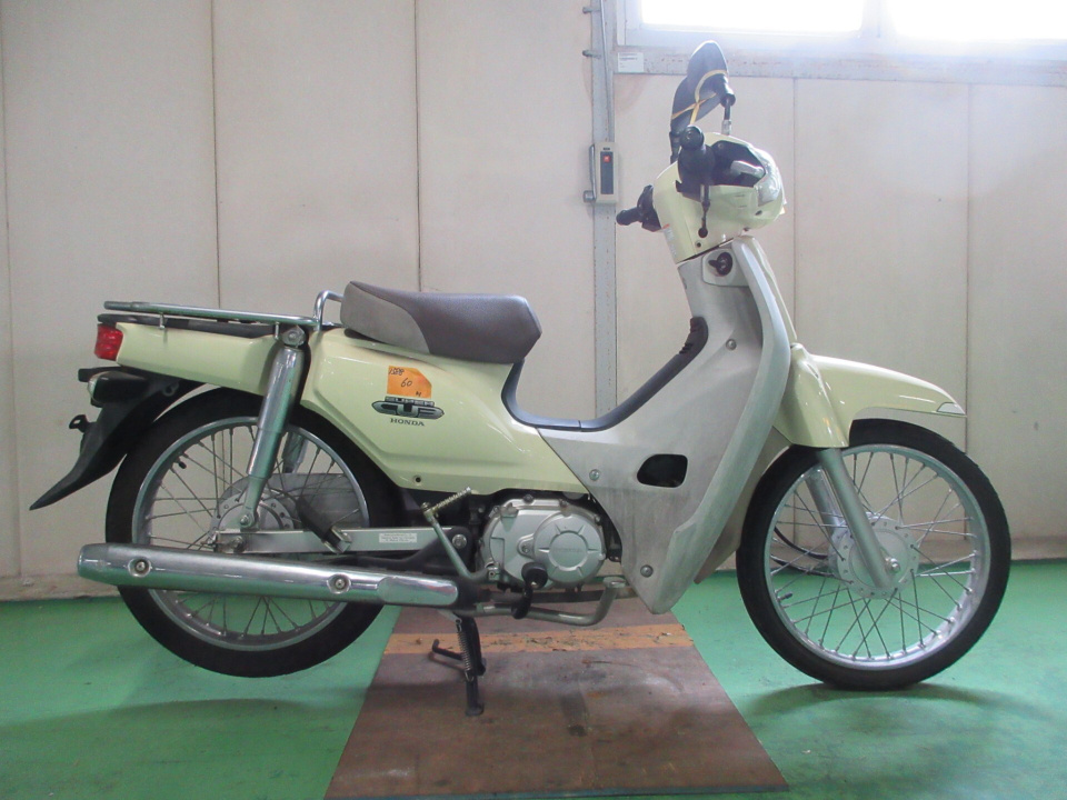 Honda CC110 CROSSCUB 2016