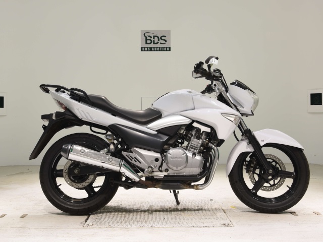 Suzuki GSR250
