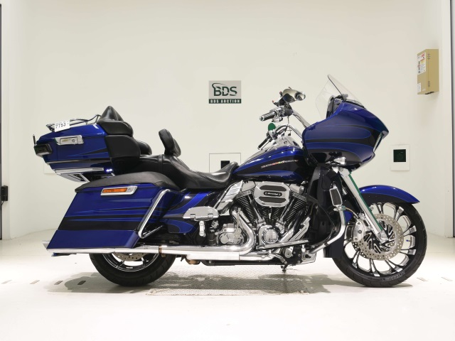 HD ROAD GLIDE FLTRUSE1800 2015