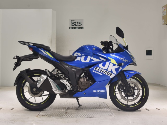 Suzuki GIXXER250SF