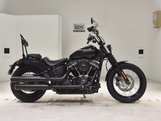 HD STREETBOB FXBB1750 2018