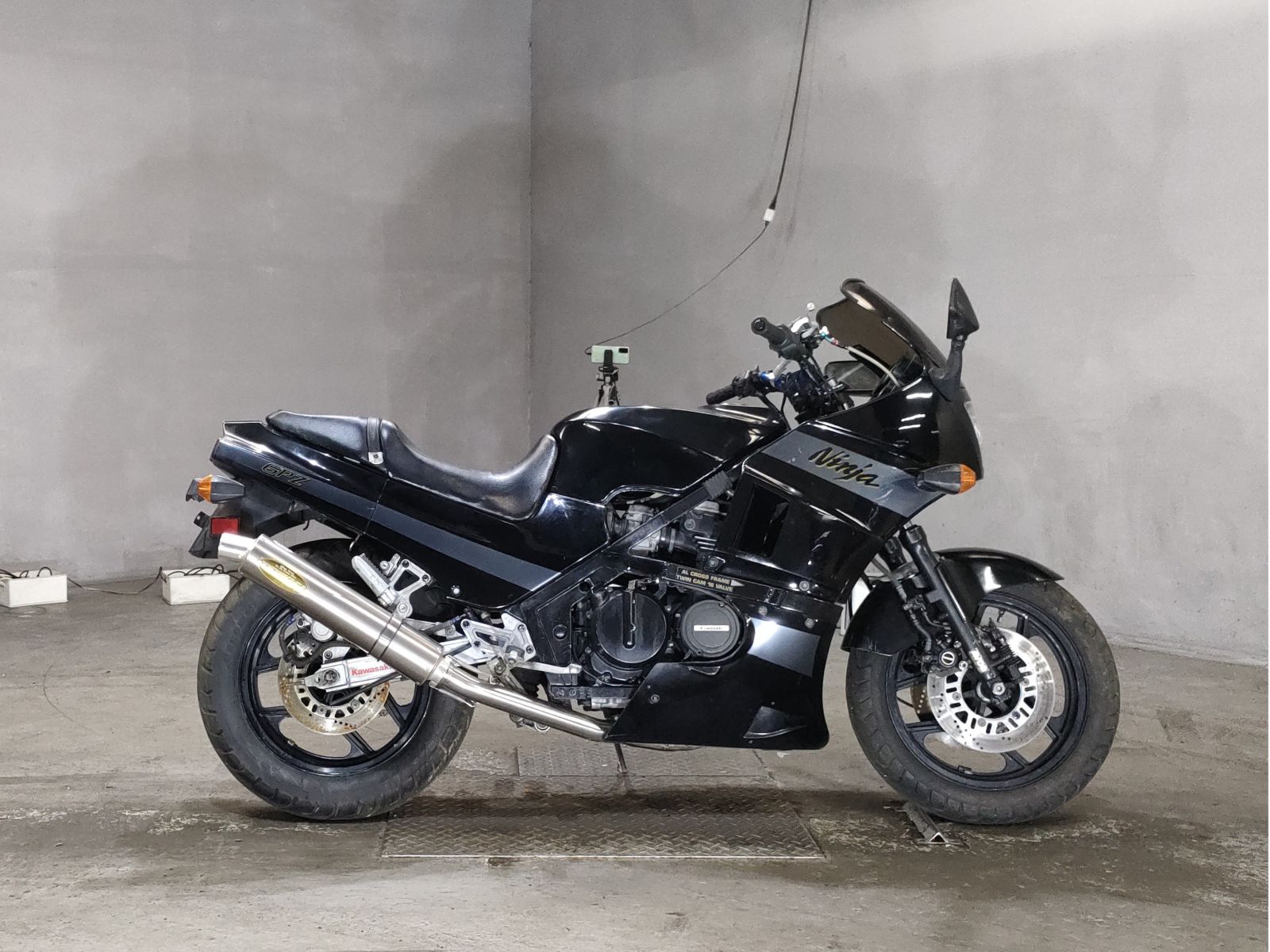 Kawasaki GPZ400R 1988
