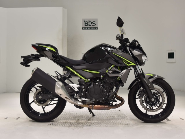 Kawasaki Z400 2023