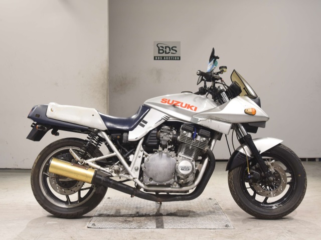 Suzuki GSX750S KATANA 1983
