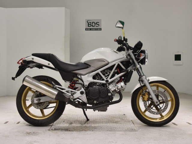 Honda VTR250 2011
