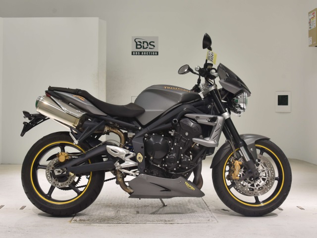 Triumph STREET TRIPLE R 2010