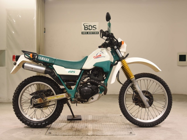 Yamaha SEROW XT225